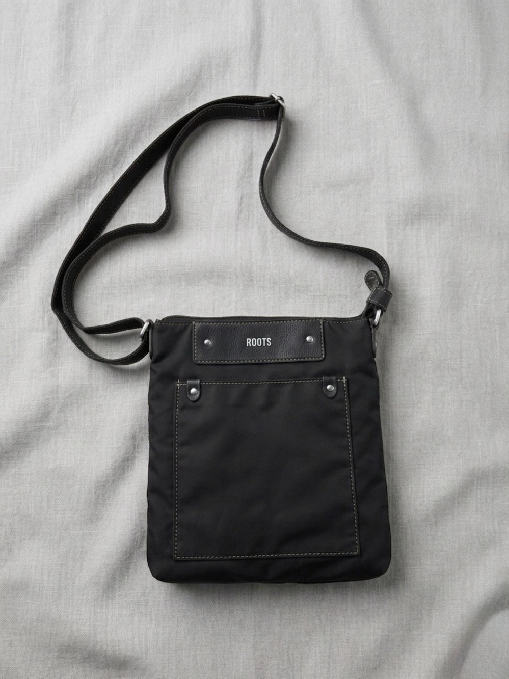 Roots Black Slim Crossbody Messenger Bag